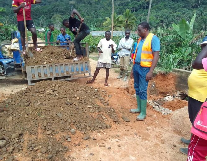 Le Maire DIEUDONNÉ KEMENI rétablit la circulation